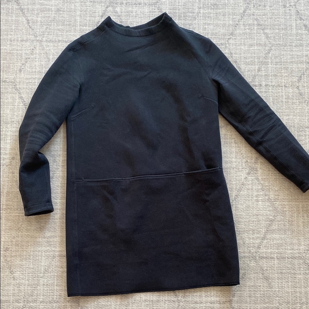 Lululemon Scuba Black Long Sleeve Tunic w pockets